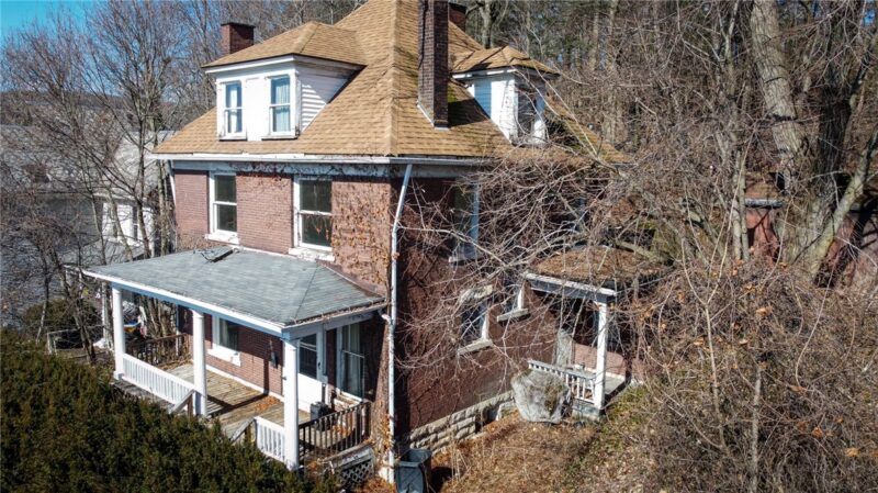 248 E Fulton St — photo 3