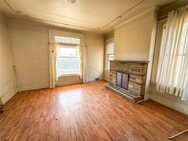 248 E Fulton St — photo 7