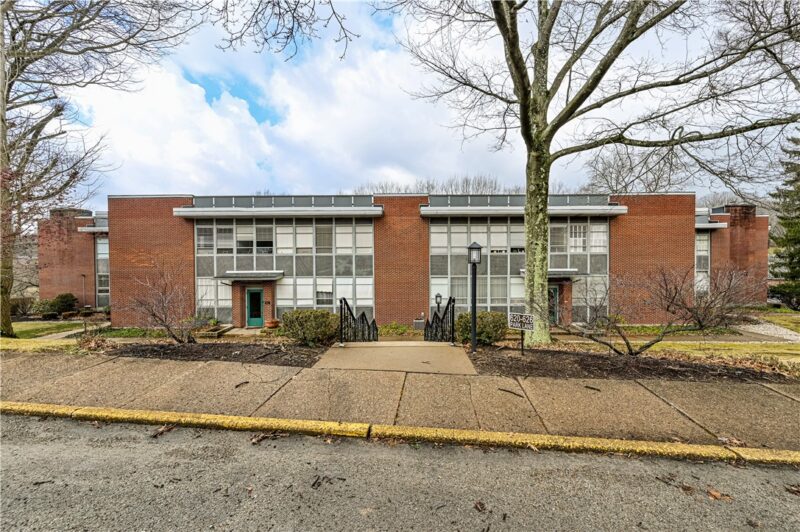 624 PARK LANE D — photo 2