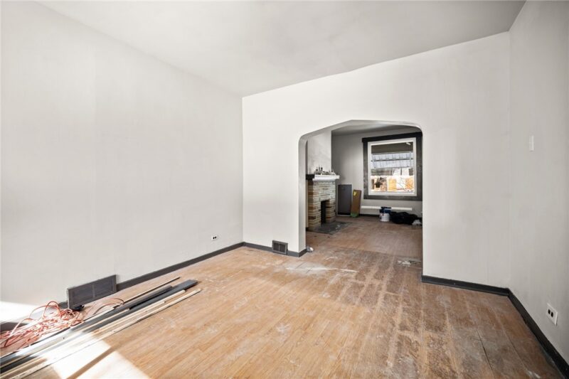 808 E 10th Ave — photo 8