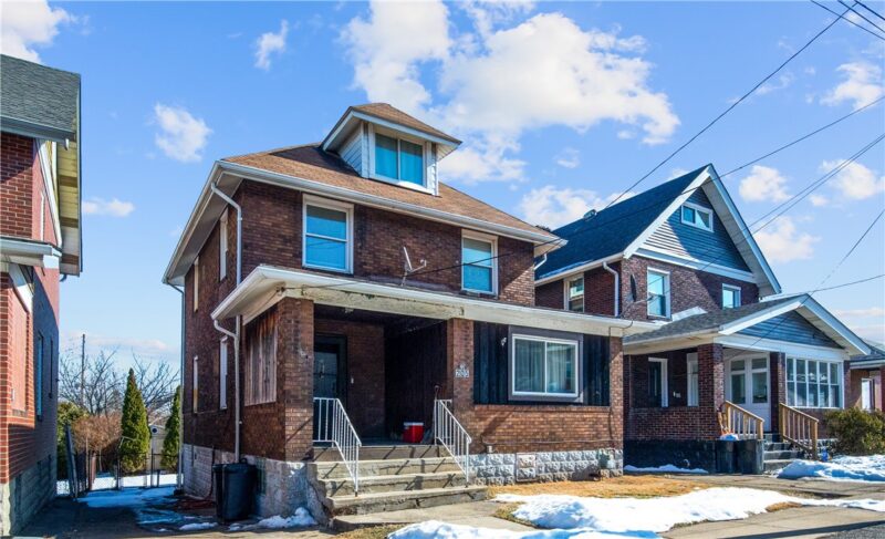 205 Thomas St — photo 2