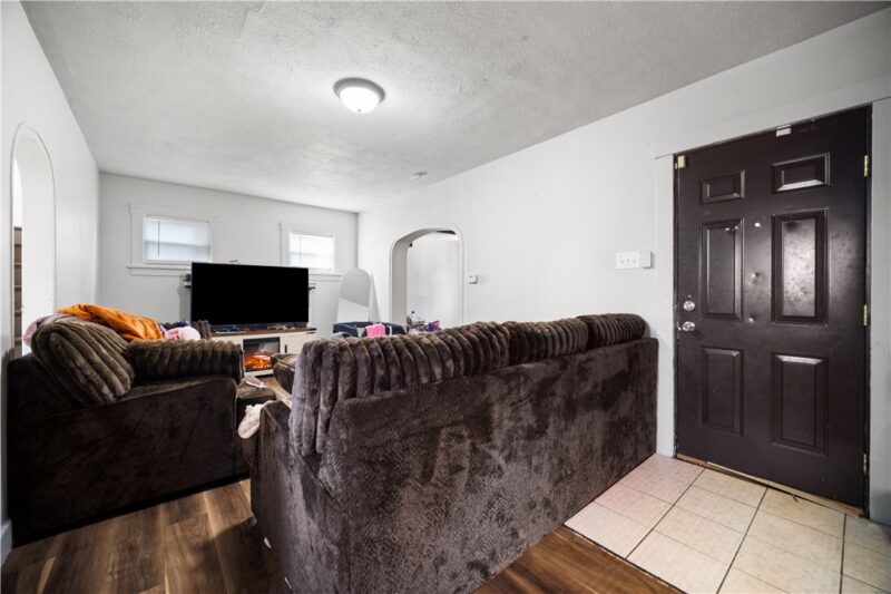 205 Thomas St — photo 4