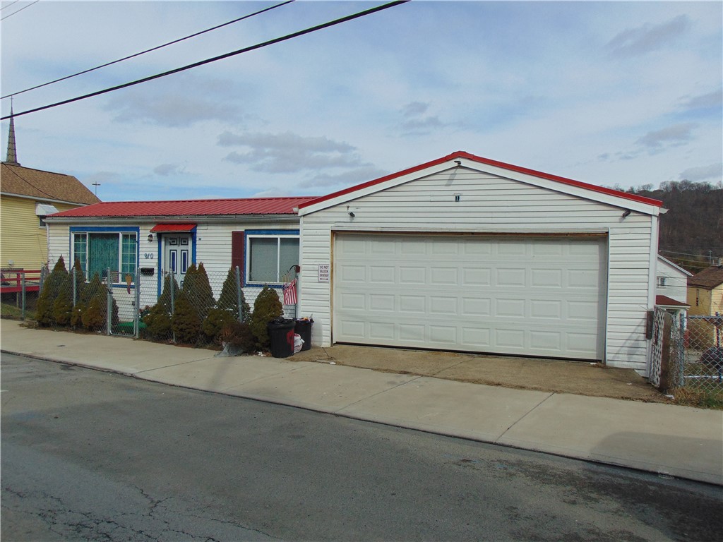 910 Lincoln Ave — photo 1
