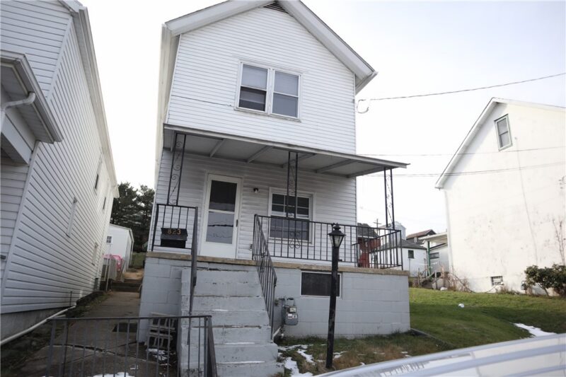 823 Crest Ave — photo 2