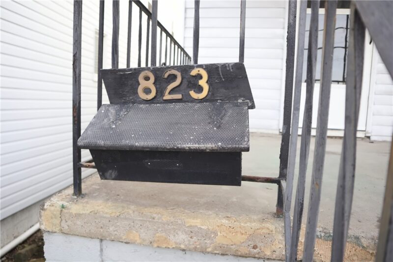 823 Crest Ave — photo 4