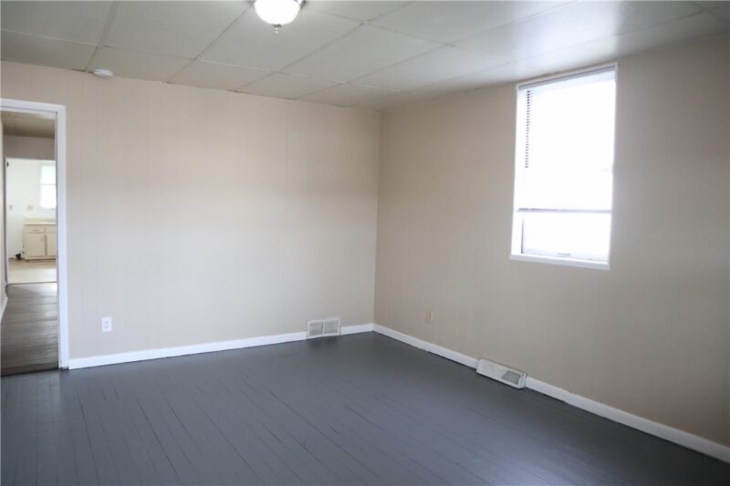 823 Crest Ave — photo 5