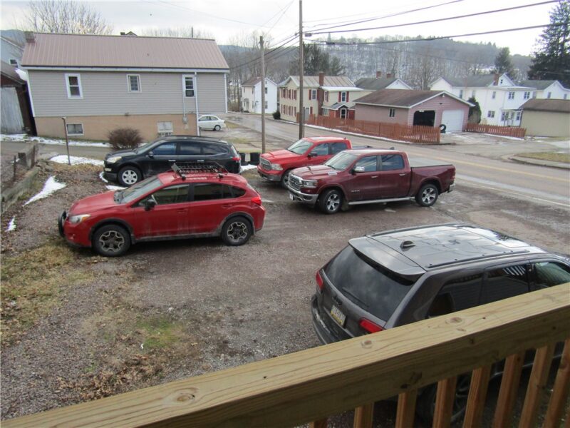 300 Meyers Ave — photo 6