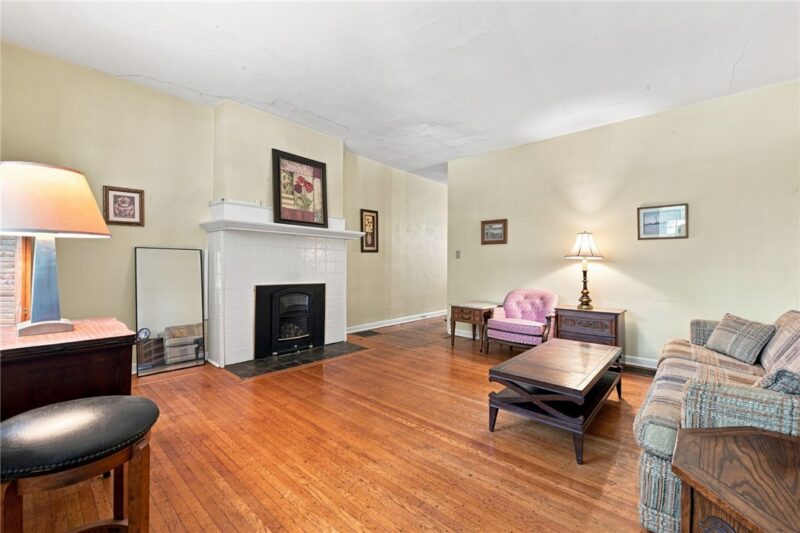 5918 Douglas Street — photo 3