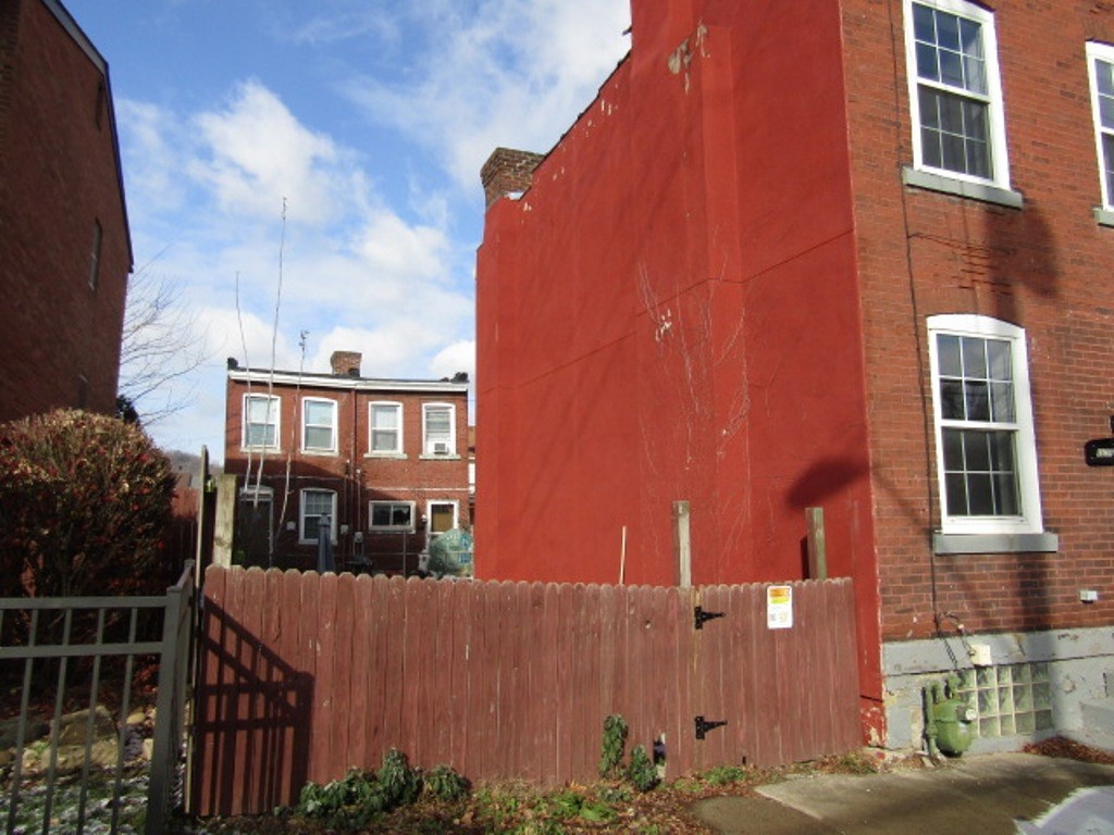 0 Plummer St — photo 1