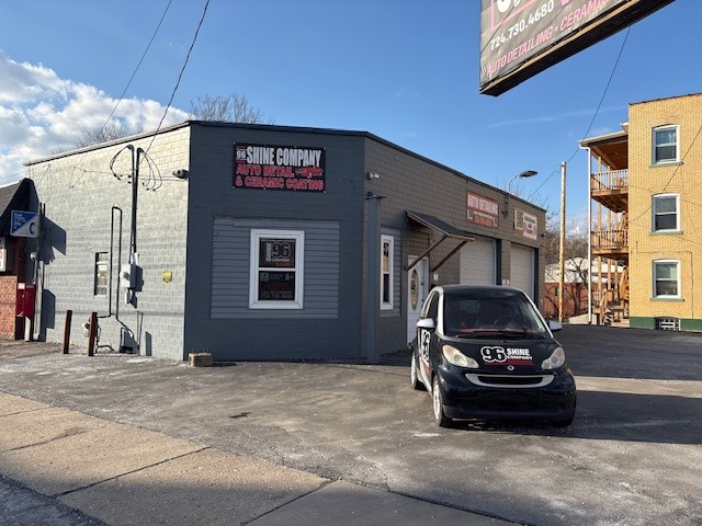 213 Boyles Ave — photo 1