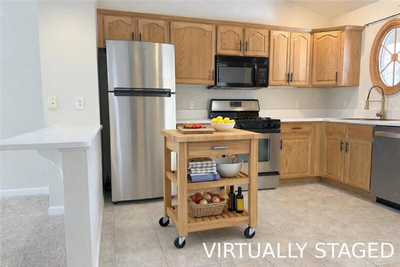 815 Village Dr — photo 7