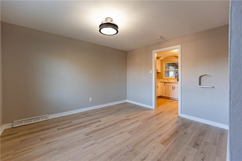 325 Bracken Ave — photo 5