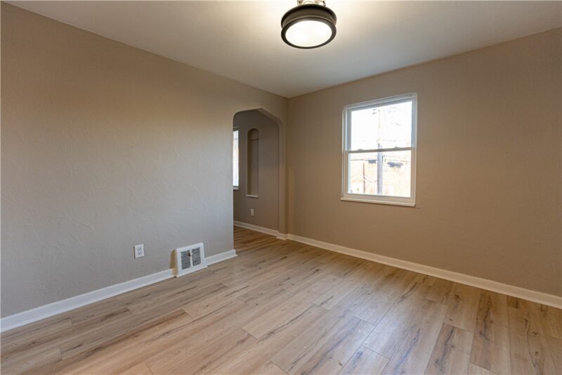 325 Bracken Ave — photo 6