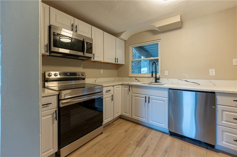 325 Bracken Ave — photo 7