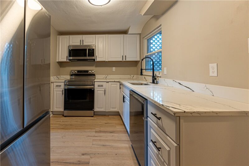 325 Bracken Ave — photo 8