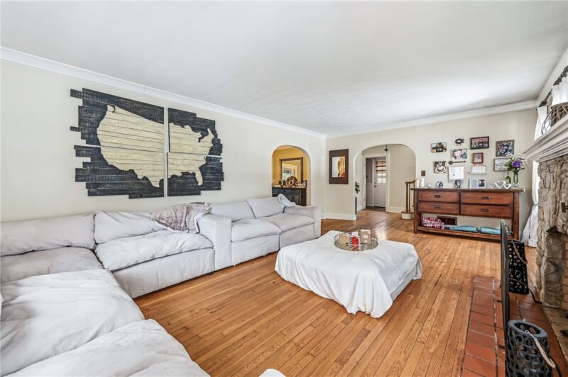 371 Case Ave — photo 5