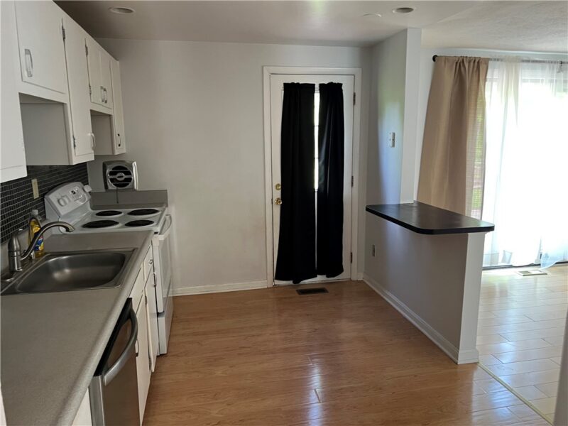 295 Carmell Dr — photo 4
