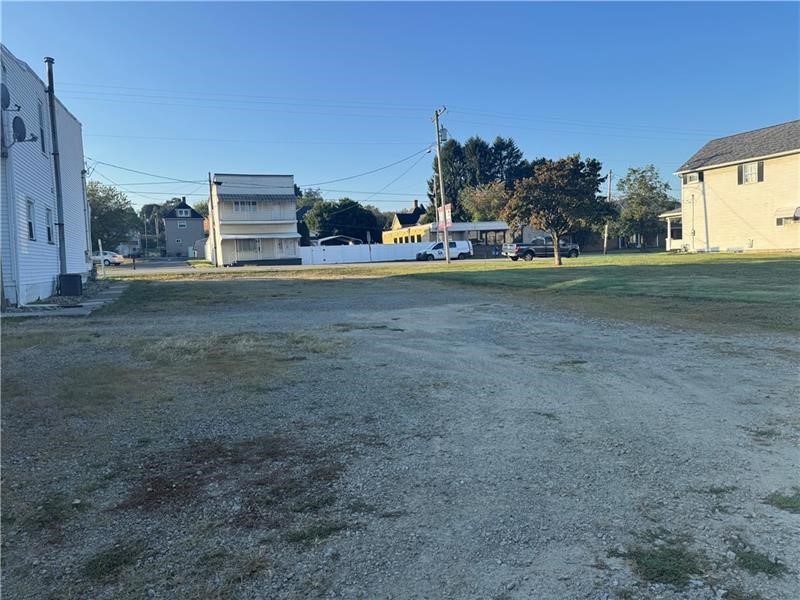 527 Westmoreland Ave — photo 2