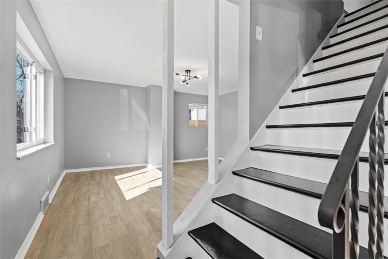 1381 Pocono St — photo 3