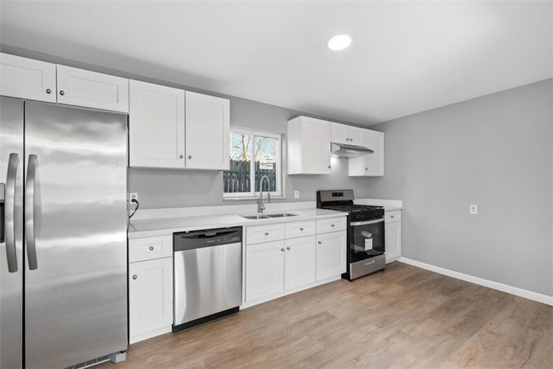 1381 Pocono St — photo 4