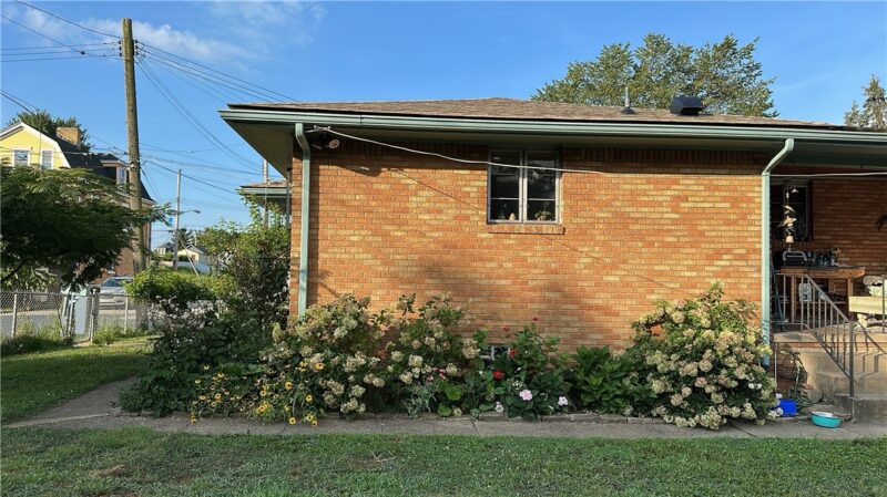 1247 Larimer Ave — photo 2