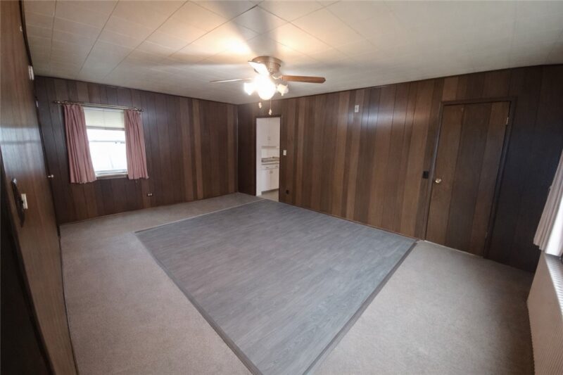 912 Washington Ave — photo 8