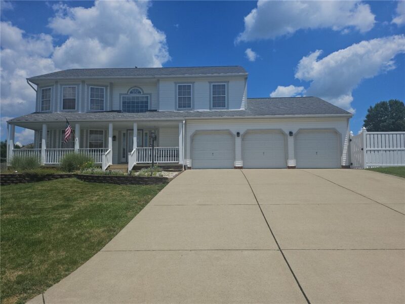 401 Lexington Dr — photo 2