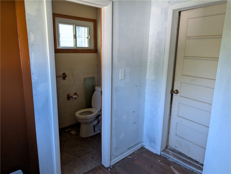 495 Broad St — photo 5