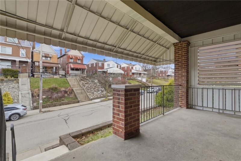 4136 Winterburn Ave — photo 3