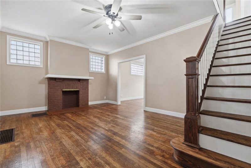 4136 Winterburn Ave — photo 5
