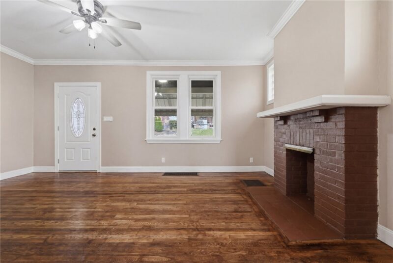 4136 Winterburn Ave — photo 6