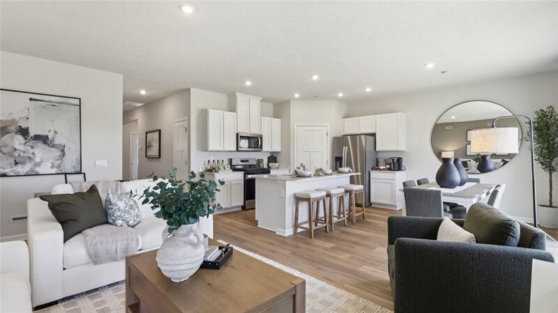 361 Gleneagles Drive — photo 7