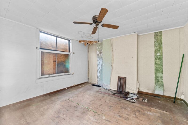 115 Hawkins Ave — photo 3