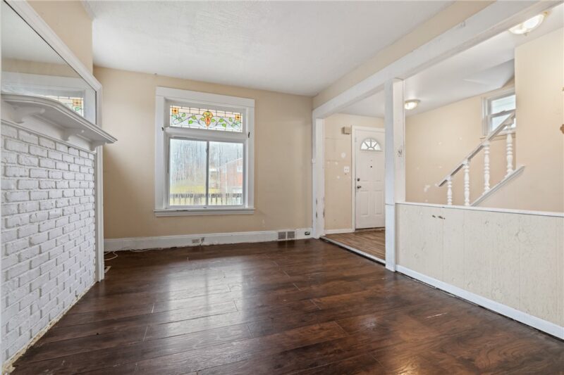 2119 Saranac Ave — photo 6