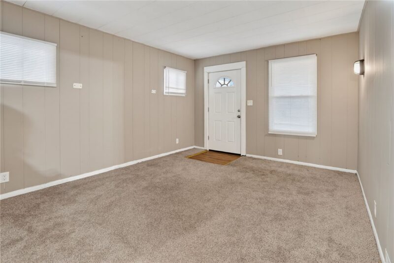 830 Elmwood St — photo 5