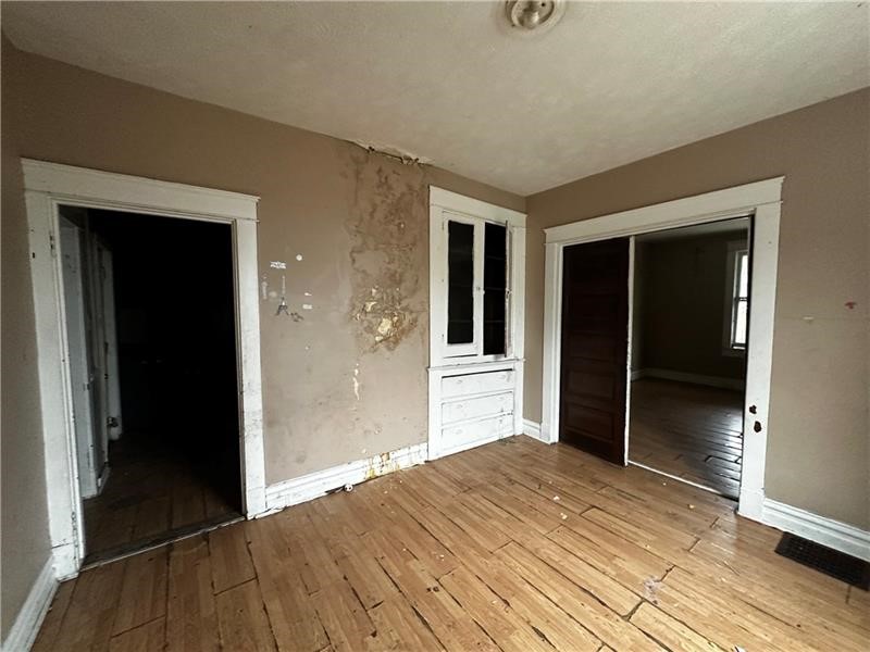 801 Butler Ave — photo 3