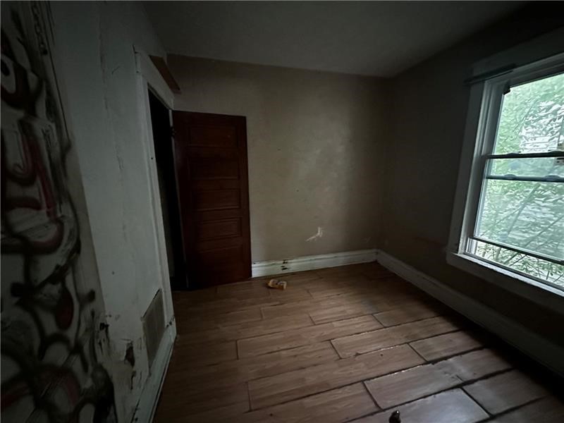 801 Butler Ave — photo 8