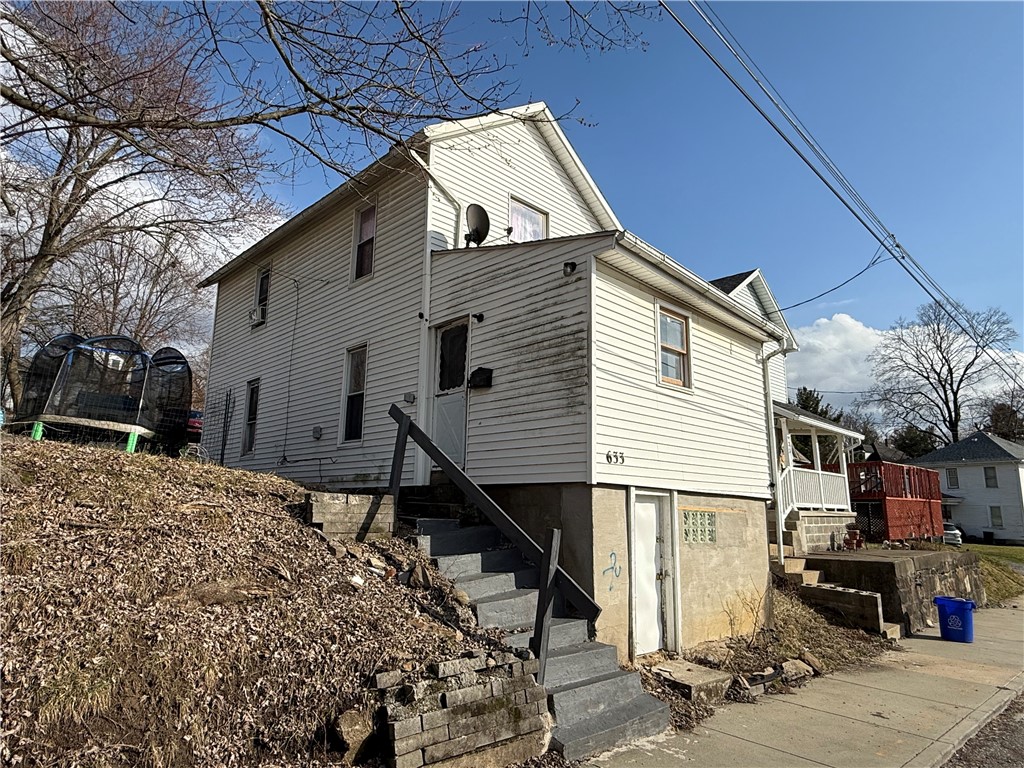 633 Forrest St — photo 1