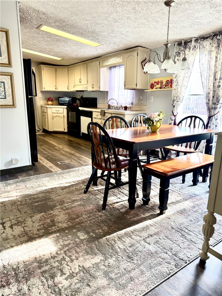 132 Victoria Ln — photo 8