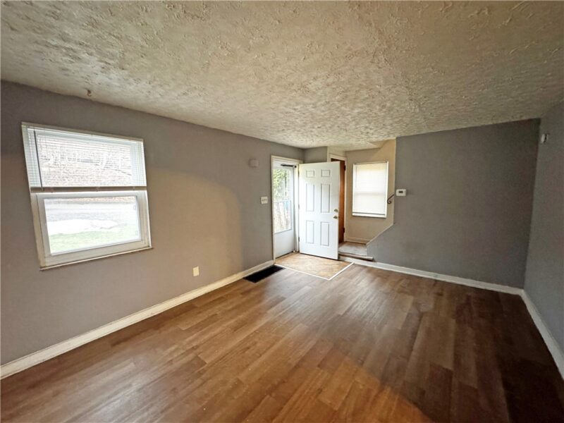 5901 Verona Rd — photo 3