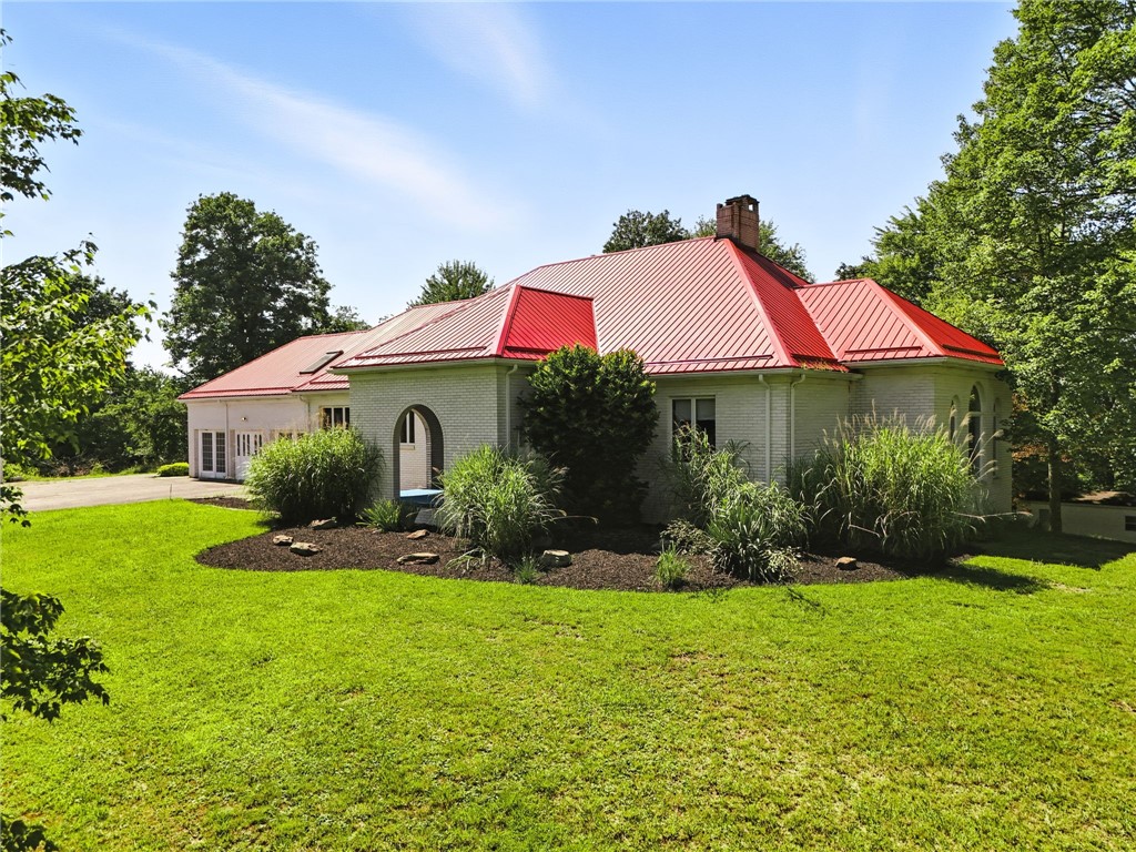 341 Paris Colliers Road — photo 1