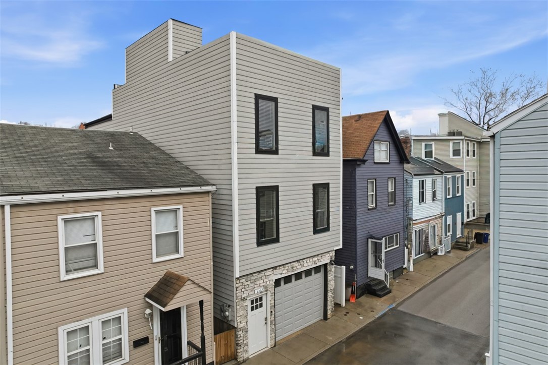 1912 Fox Way — photo 1