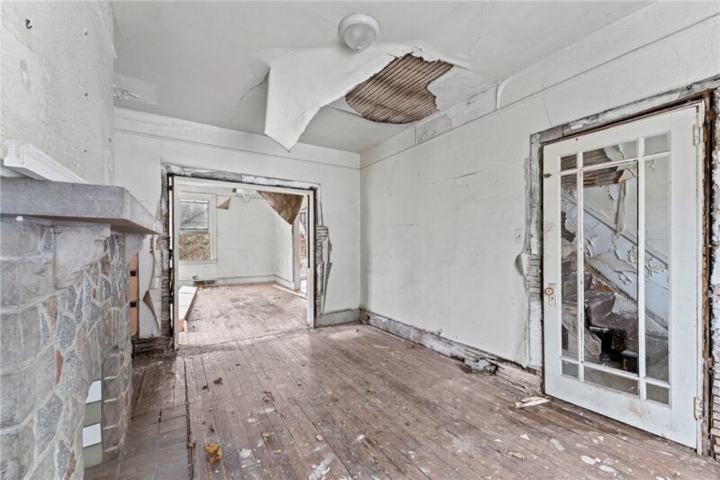 435 E Burgess St — photo 2