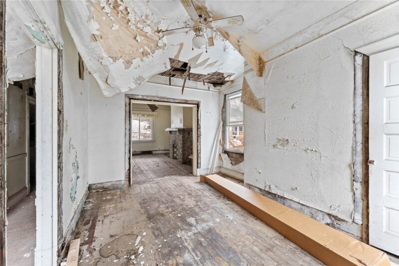 435 E Burgess St — photo 5