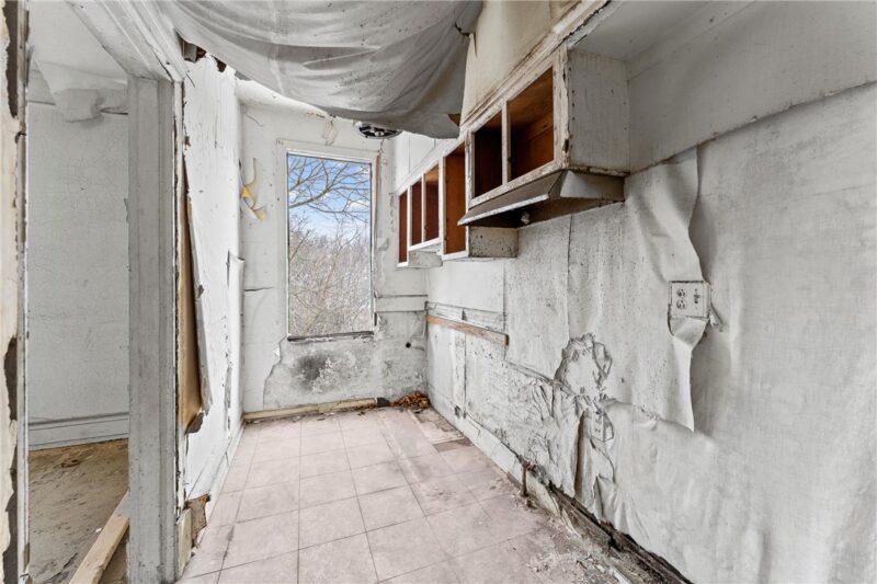 435 E Burgess St — photo 6