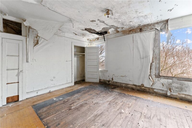 435 E Burgess St — photo 7