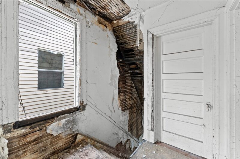 435 E Burgess St — photo 8