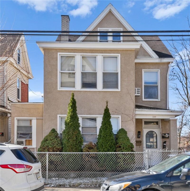 125 Margaret St — photo 2