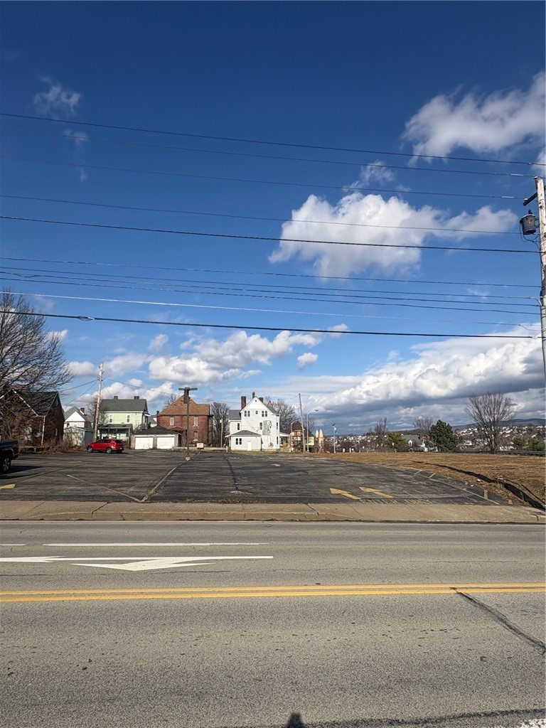 196 W Main St — photo 1