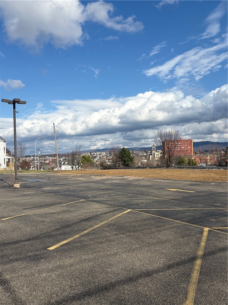 196 W Main St — photo 3